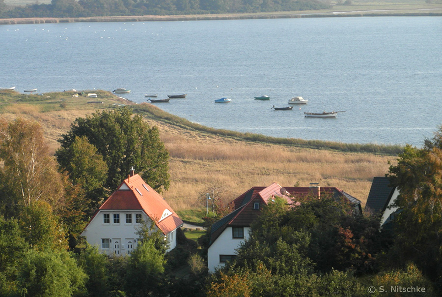 Blick auf die Hagensche Wiek und dem Surf- und Kiterevier