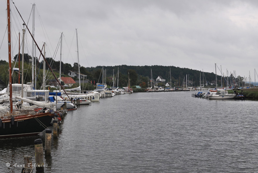 Blick aus dem Hafen Gager rüber zum Deichgraf